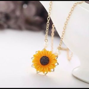 Sunflower Choker Necklace with Pearls